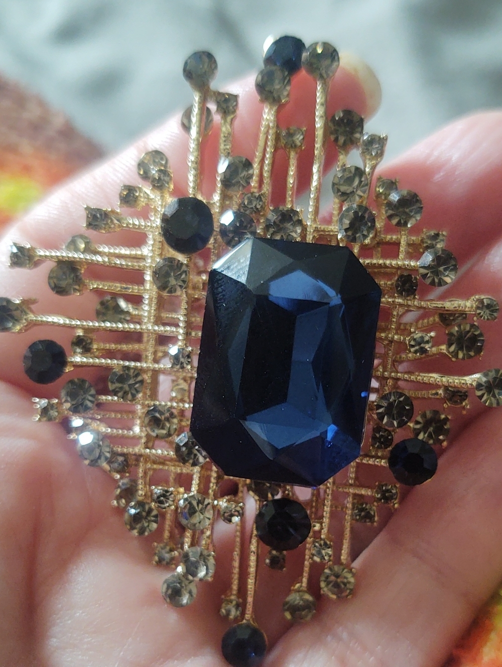 Abstract Geometric Blue Rhinestone Brooch - Picture 4 of 4